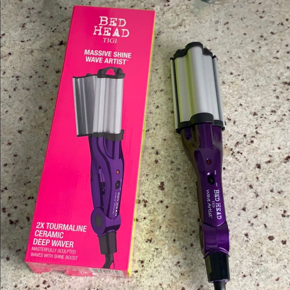 Bed Head- Deep Wave Curling Iron
